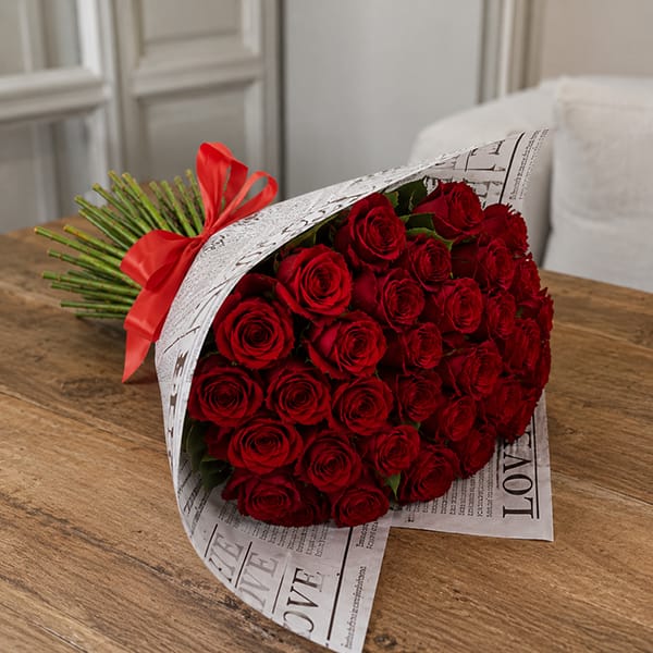 Buqu� 24 Rosas Vermelhas